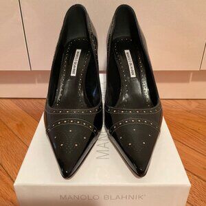 MANOLO BLAHNIK Quitohi Spectator Black Patent Leather Pumps